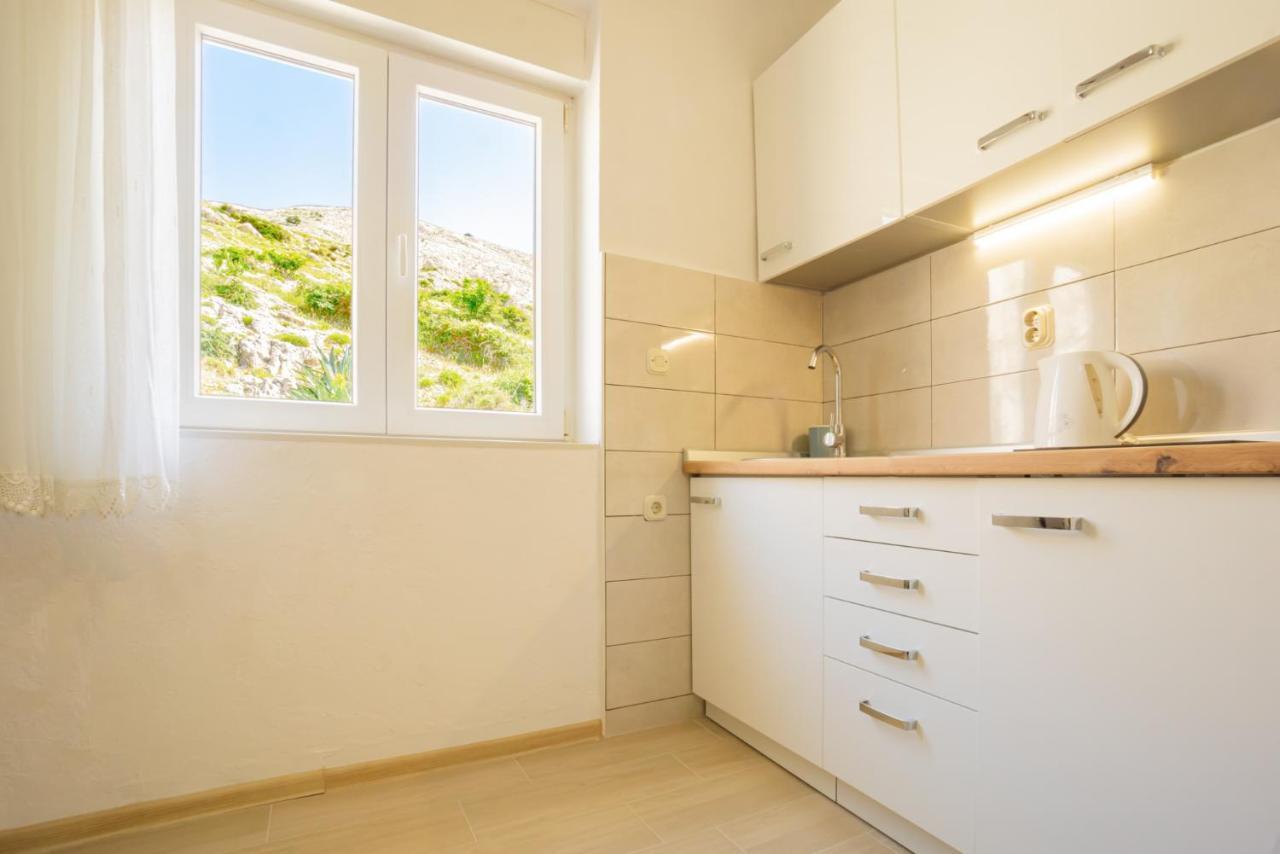 Magdalena With Mountain And Seaview Apartman Metajna Szoba fotó